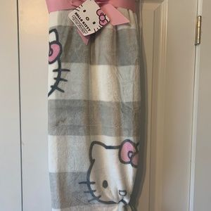 Hello Kitty Gray Buffalo Plaid Blanket